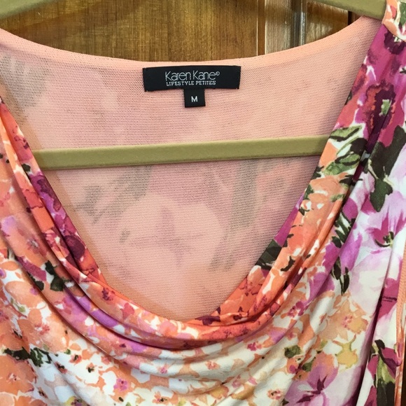 Woman’s sleeveless blouse, size MP, draped neck and hem, lined, stretch - Picture 2 of 3